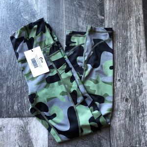 Green Camo Pocket Light n Tight Hi-Rise 7/8 24